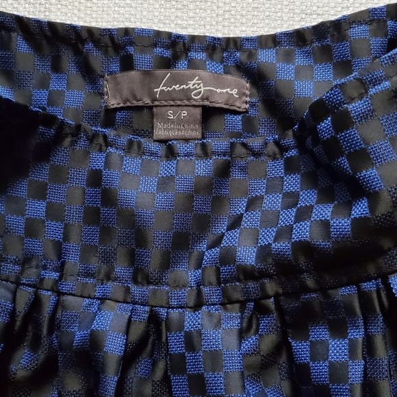 Blue and Black checkered skirt - Picture 2 of 3